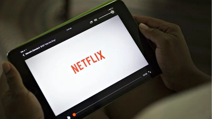  Netflix para de funcionar na Rússia e TikTok suspende publicações do país
