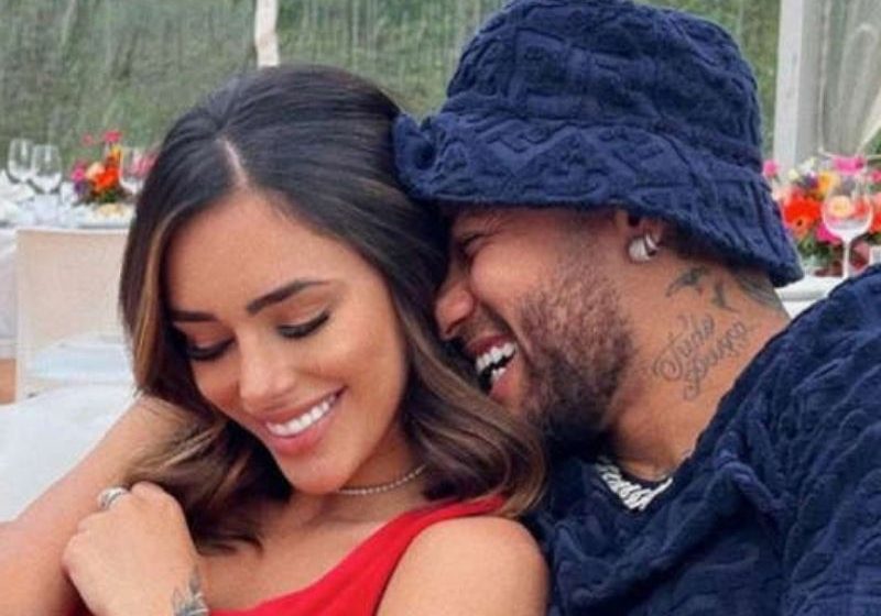  Neymar ganha declaração de amor da namorada Bruna Biancardi