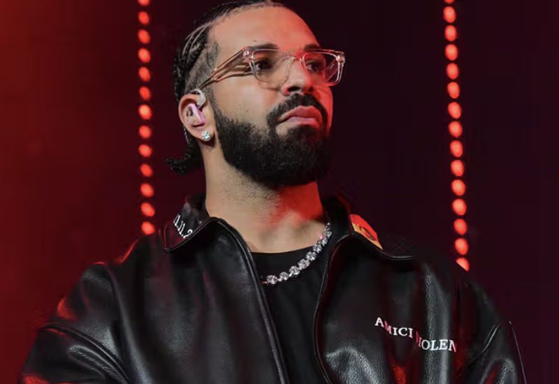  Lollapalooza explica cancelamento de Drake